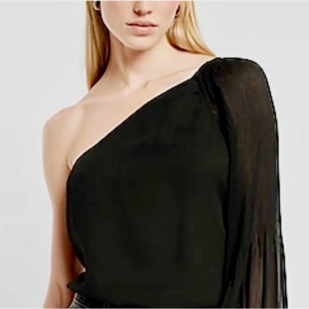 XOXO pleated top size S